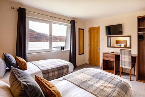 Superior Twin Room, Loch View | Egyptian cotton sheets, premium bedding, individually decorated