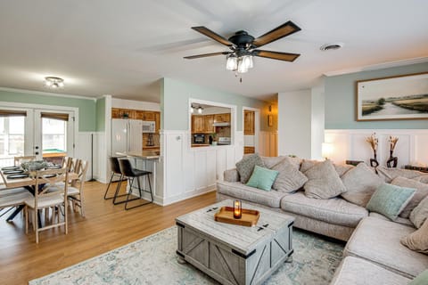 Lake in the Hills Vacation Rental | 4BR | 2BA | 1,800 Sq Ft