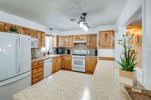 Kitchen | Main Floor