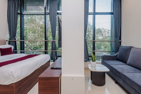 Deluxe Single Room, City View | Desk, laptop workspace, soundproofing, free WiFi