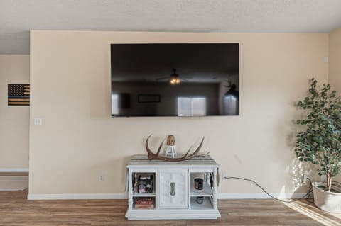 Indulge in this beautiful New Mexico home located in Southwest Albuquerque House in Albuquerque