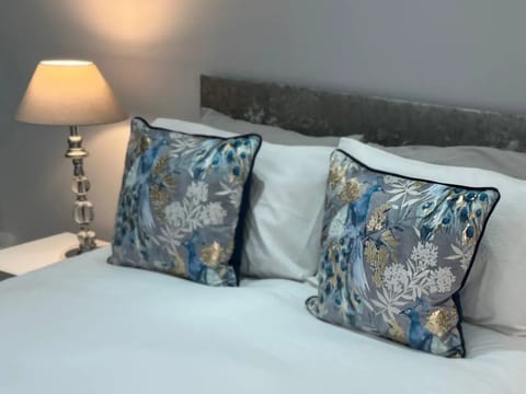 Double Room, Courtyard View | Desk, laptop workspace, iron/ironing board