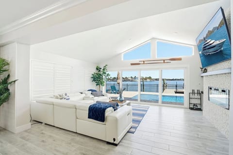 Enjoy the panoramic views of the Intracoastal while in the living room. 