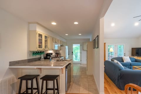 Kitchen: Sleek design with modern appliances and inviting views—perfect for culinary adventures!
