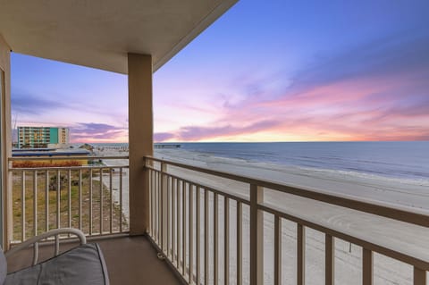 Welcome to Daytona Inn Beach Resort 409