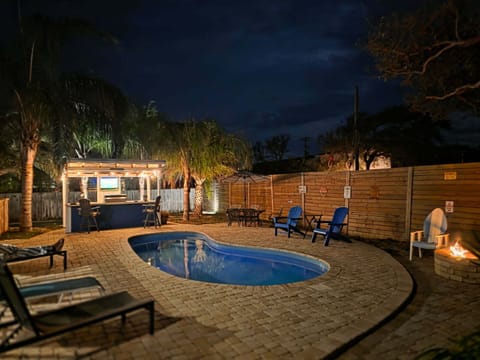 Pool & backyard