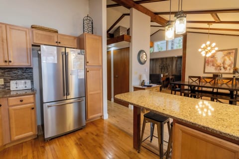 Kitchen & Dining Room