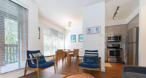 Six person dining table