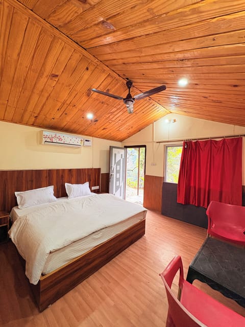 Deluxe Double Room, Mountain View | Free WiFi