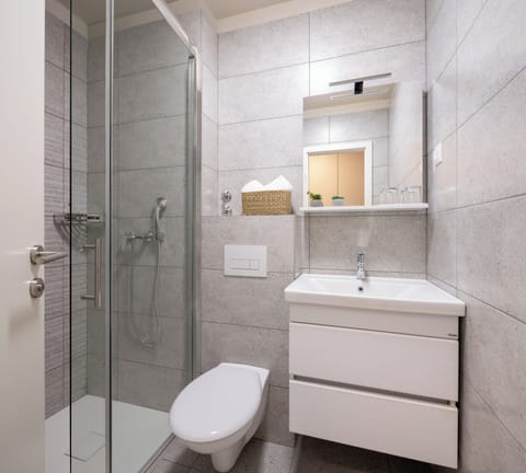 Superior Room, Balcony, Annex Building | Bathroom