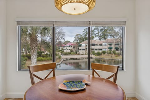 Warm 2 BR & 2 BA Shelter Cove Villa