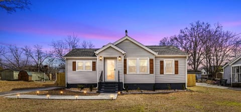 Greenville Cozy Retreat.jpg