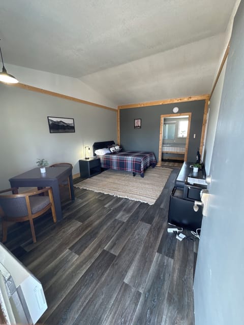 Basic Single Room, 1 Double Bed | Free WiFi