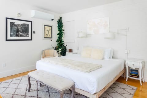 214 - Glass Porch Room | Egyptian cotton sheets, premium bedding, individually decorated