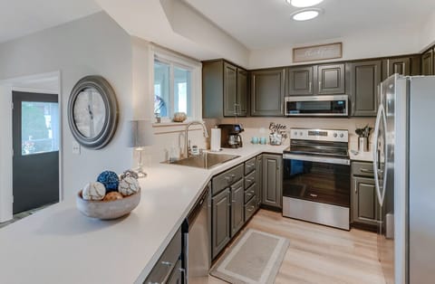 Kitchen | Stainless Appliances & Modern Cabinetry