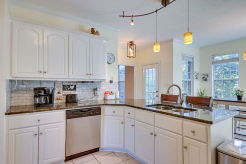 Kitchen | Granite Countertops | Sink Station & Dining Area Access