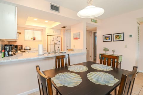 St. Augustine Beach Rentals Dining Room