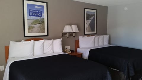 Desk, blackout drapes, iron/ironing board, free WiFi