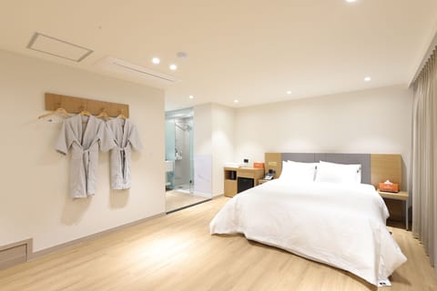Premium A | Soundproofing, free WiFi, bed sheets