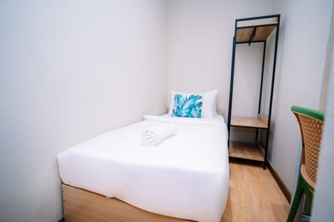 Standard Single Room | Iron/ironing board, WiFi (free)