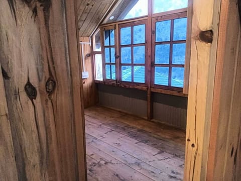 Family Cottage | Rollaway beds, free WiFi, bed sheets