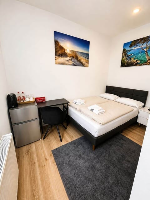 Room 11 (1)