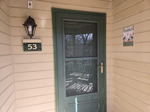 Welcome to Apple Valley 53! Private front entrance