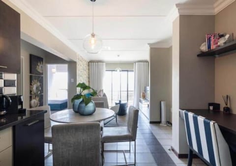 Apartment, Balcony, City View | Dining