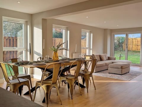 The Swallows | Luxury Countryside Retreat House in Forest of Dean