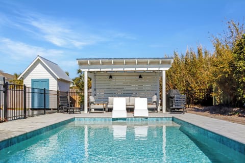 Private Pool with Sun Shelf