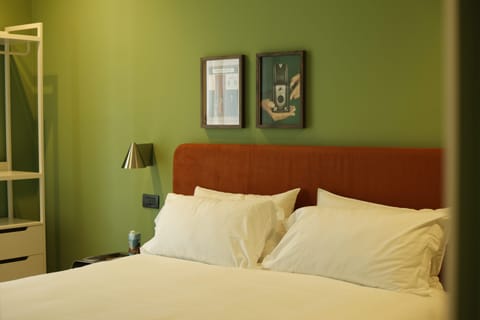 Brand-New 2BR Apartment in the Heart of Como, Duomo View Apartment in Como