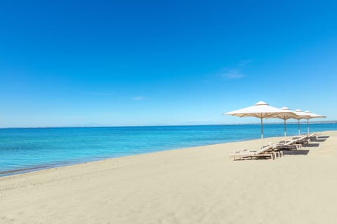 Eleonas sandy beach in Nea Moudania, just a short drive away.
