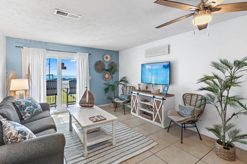 Welcome to Tradewinds Condominium #28- At the Beach!