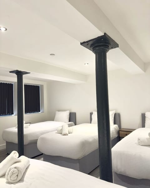 Deluxe Apartment | Desk, laptop workspace, iron/ironing board, free WiFi