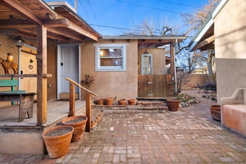 Step outside to a peaceful and inviting shared courtyard