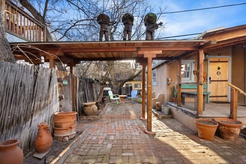 Step outside to a peaceful and inviting shared courtyard