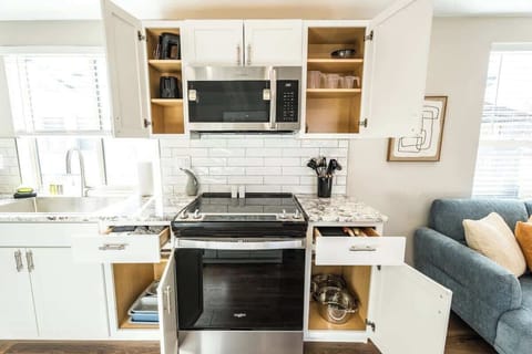 #StayInMyDistrict #BookDirect