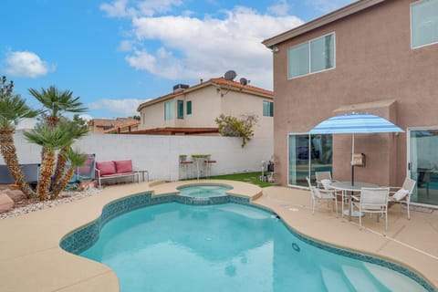 Las Vegas Vacation Rental | 6BR | 3BA | 3,000 Sq Ft | Stairs to Access