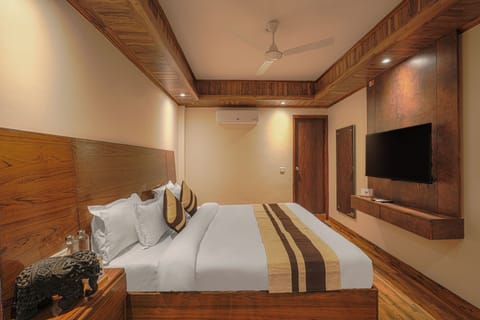 Deluxe Room, Hill View | Iron/ironing board, free WiFi