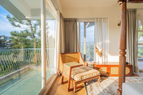 Luxury Villa, Balcony, Garden View | Interior