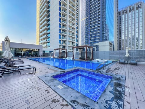 Minimal Studio in Marina Apartment in Dubai