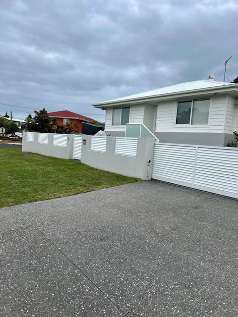 Entire Attached Granny Flat - Sleeps 4