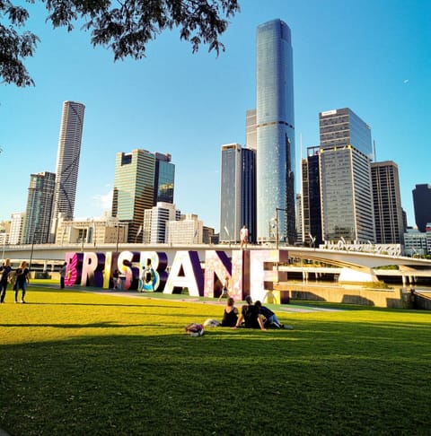 Scening river walk to the Iconic Brisbane Sign