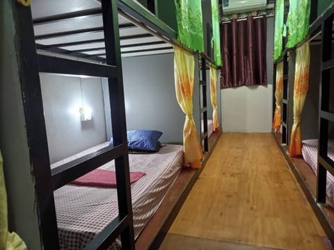 Shared Dormitory | Free WiFi