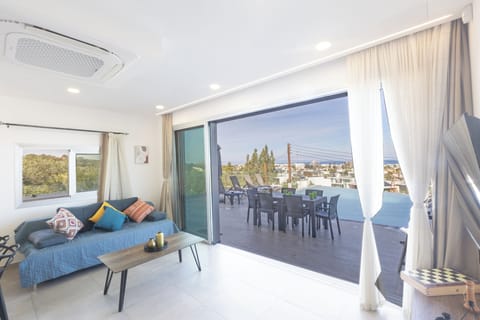 Villa, 4 Bedrooms, Private Pool, City View | Living room