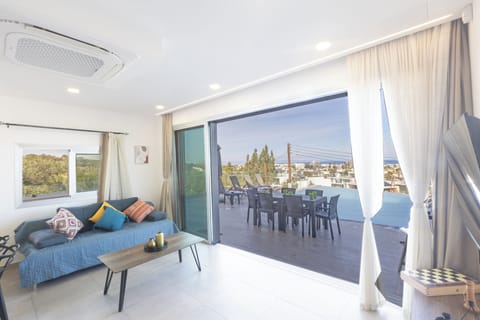 Villa, 4 Bedrooms, Private Pool, City View | Living room