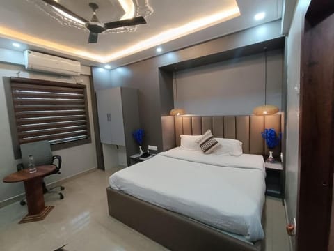 Deluxe Room, Balcony | Iron/ironing board (on request), WiFi (free)