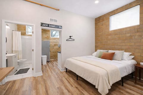 Bedroom: Cozy bedroom with a plush king bed for ultimate relaxation.