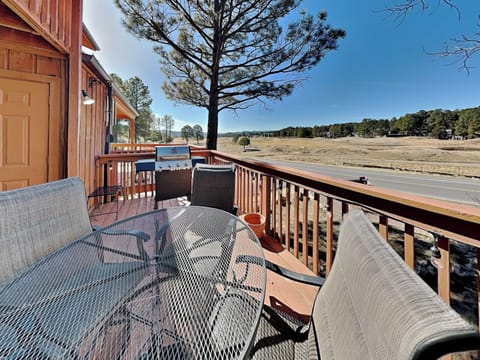 Welcome to Whispering Bluff #707 - 19th Hole Retreat!