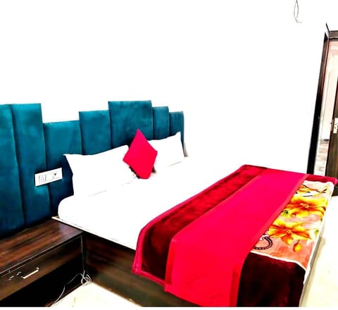 Luxury Double Room, City View | Exterior